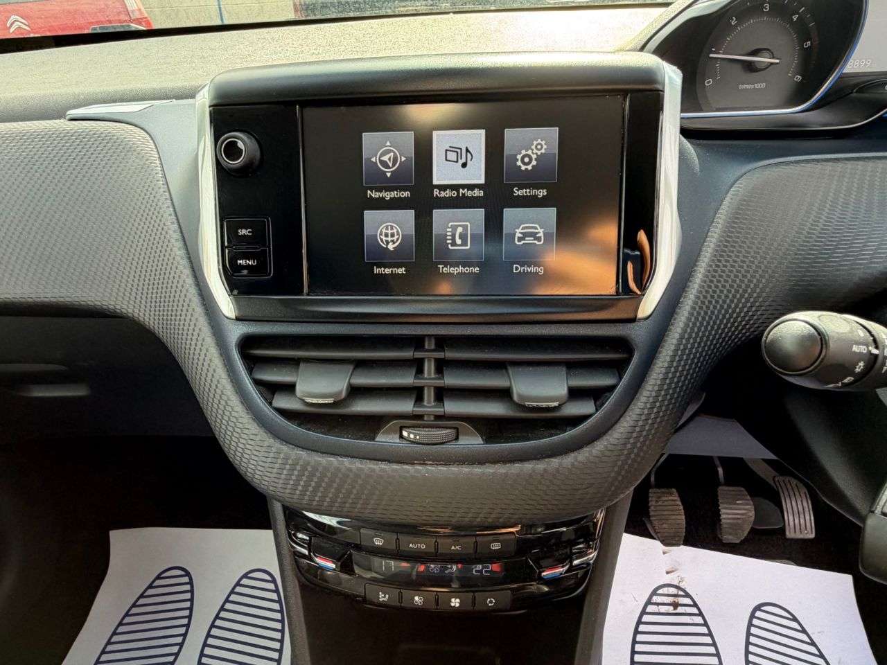 2014 PEUGEOT 2008 2014 PEUGEOT 2008