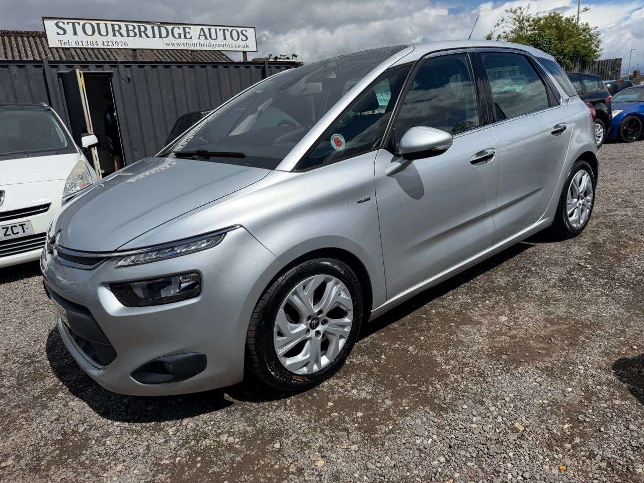 A 2014 CITROEN C4 PICASSO 1.6 e-HDi Airdream Exclusive MPV 5dr Diesel ETG6 Euro 5 (s/s) (115 ps) ** 3 A 2014 CITROEN C4 PICASSO 1.6 e-HDi Airdream Exclusive MPV 5dr Diesel ETG6 Euro 5 (s/s) (115 ps) ** 3