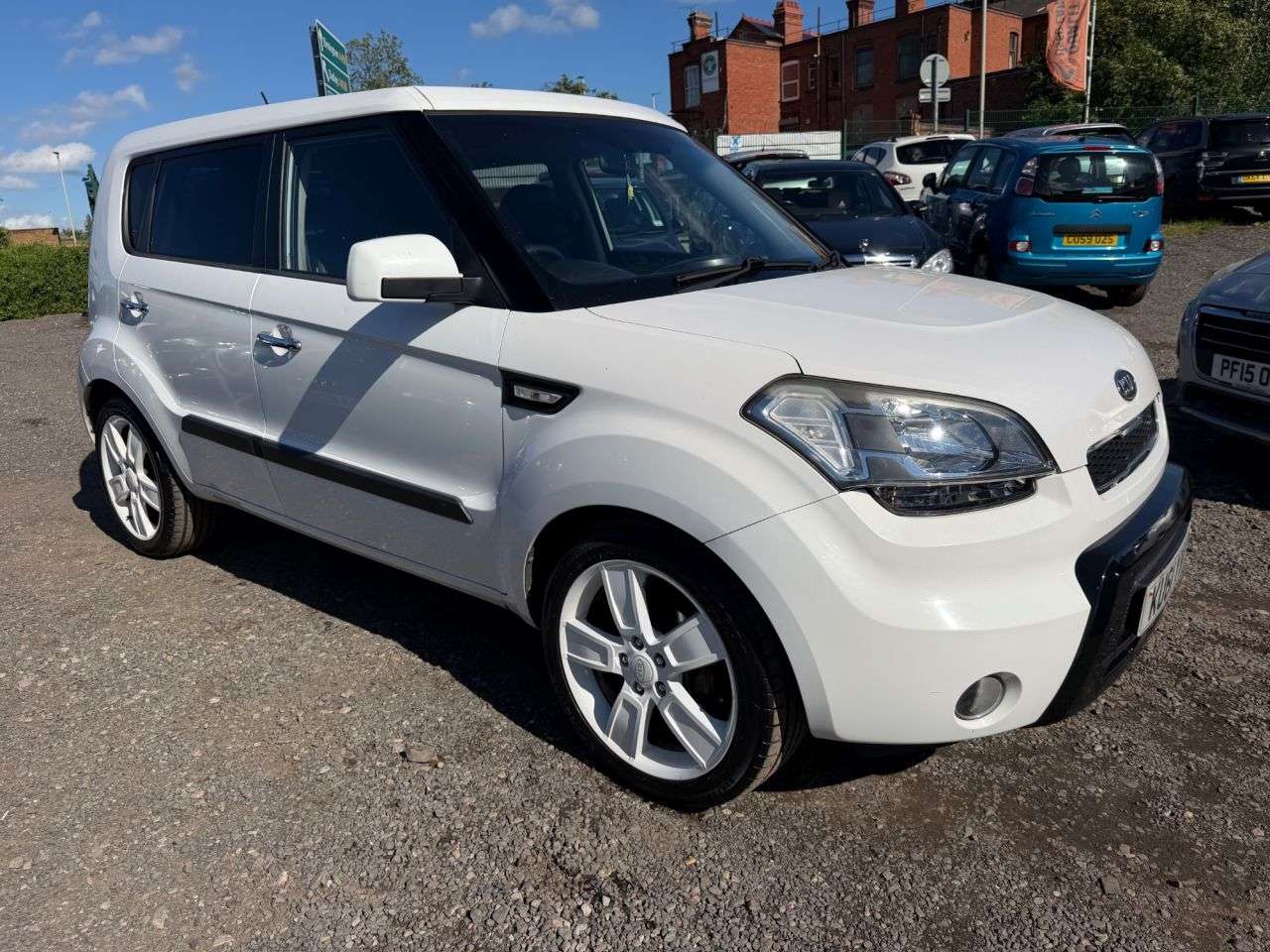 A 2011 KIA SOUL 1.6 CRDi Echo SUV 5dr Diesel Manual Euro 4 (126 bhp) ** 3 Month Warranty ** A 2011 KIA SOUL 1.6 CRDi Echo SUV 5dr Diesel Manual Euro 4 (126 bhp) ** 3 Month Warranty **