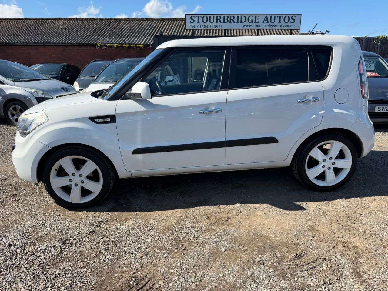 A 2011 KIA SOUL 1.6 CRDi Echo SUV 5dr Diesel Manual Euro 4 (126 bhp) ** 3 Month Warranty ** A 2011 KIA SOUL 1.6 CRDi Echo SUV 5dr Diesel Manual Euro 4 (126 bhp) ** 3 Month Warranty **