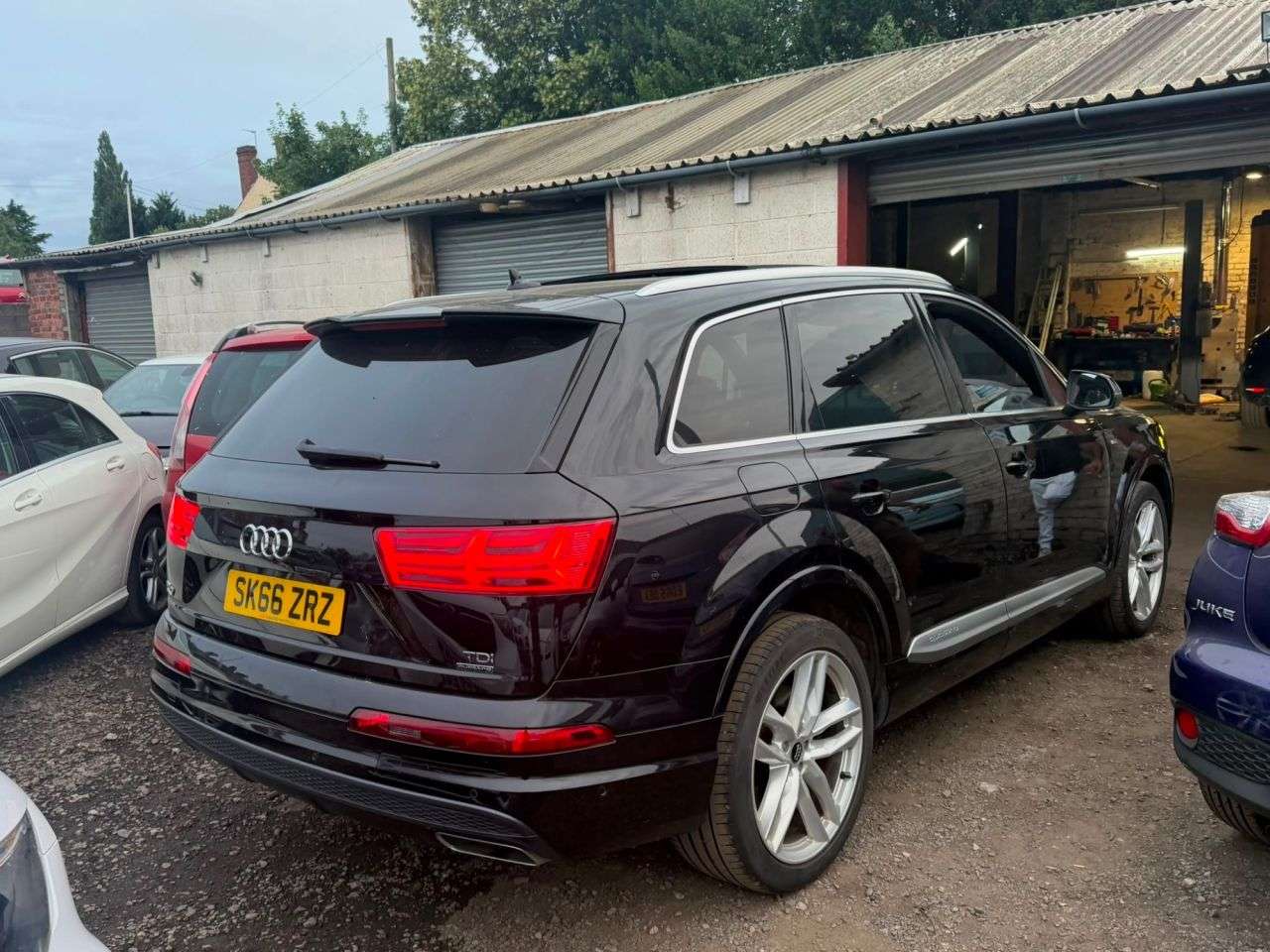 A 2016 AUDI Q7 3.0 TDI V6 S line SUV 5dr Diesel Tiptronic quattro Euro 6 (s/s) (272 ps) ** A 2016 AUDI Q7 3.0 TDI V6 S line SUV 5dr Diesel Tiptronic quattro Euro 6 (s/s) (272 ps) **