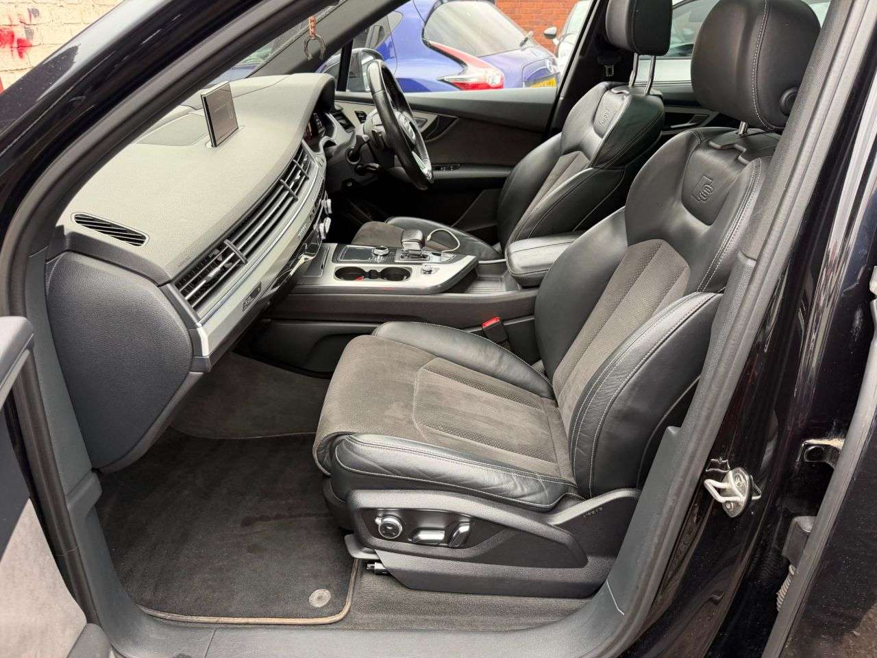 2016 AUDI Q7 2016 AUDI Q7