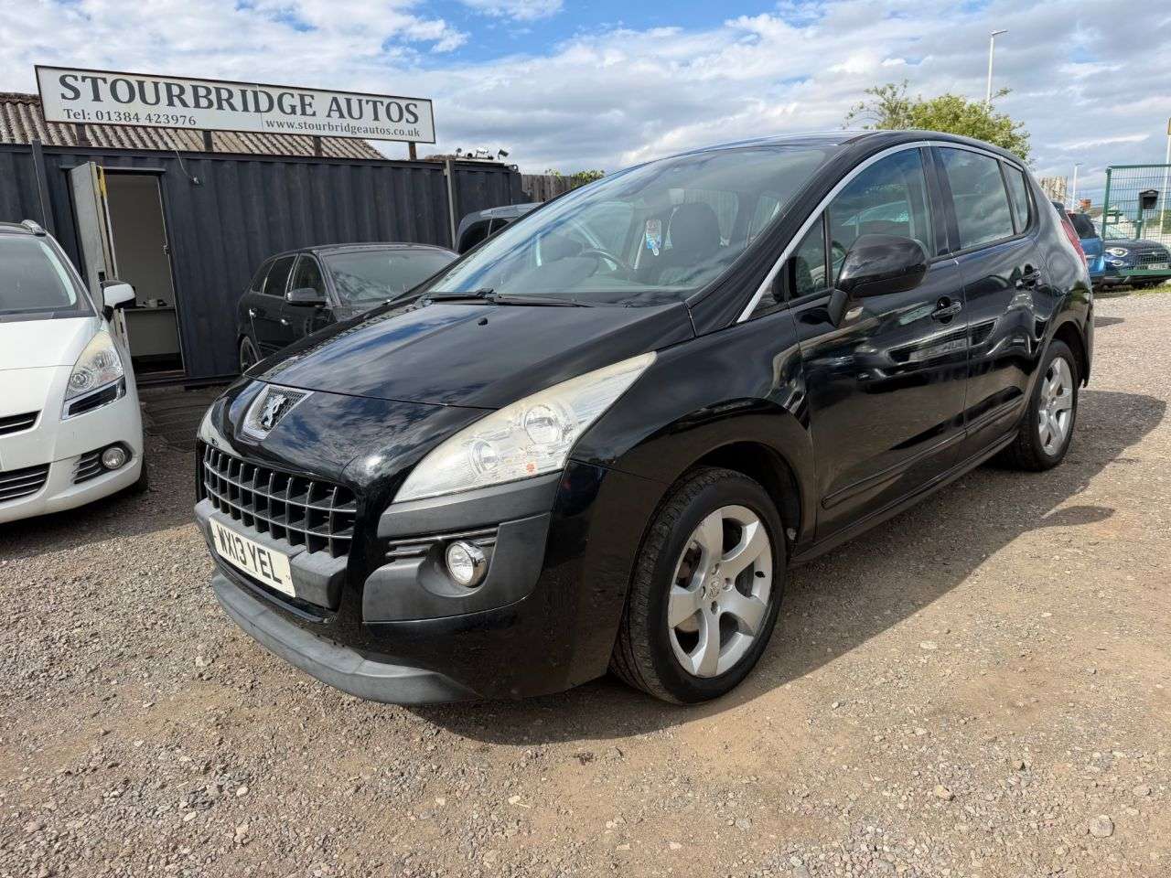 A 2013 PEUGEOT 3008 1.6 e-HDi Active SUV 5dr Diesel EGC Euro 5 (s/s) (115 ps) ** 3 Month Warran A 2013 PEUGEOT 3008 1.6 e-HDi Active SUV 5dr Diesel EGC Euro 5 (s/s) (115 ps) ** 3 Month Warran