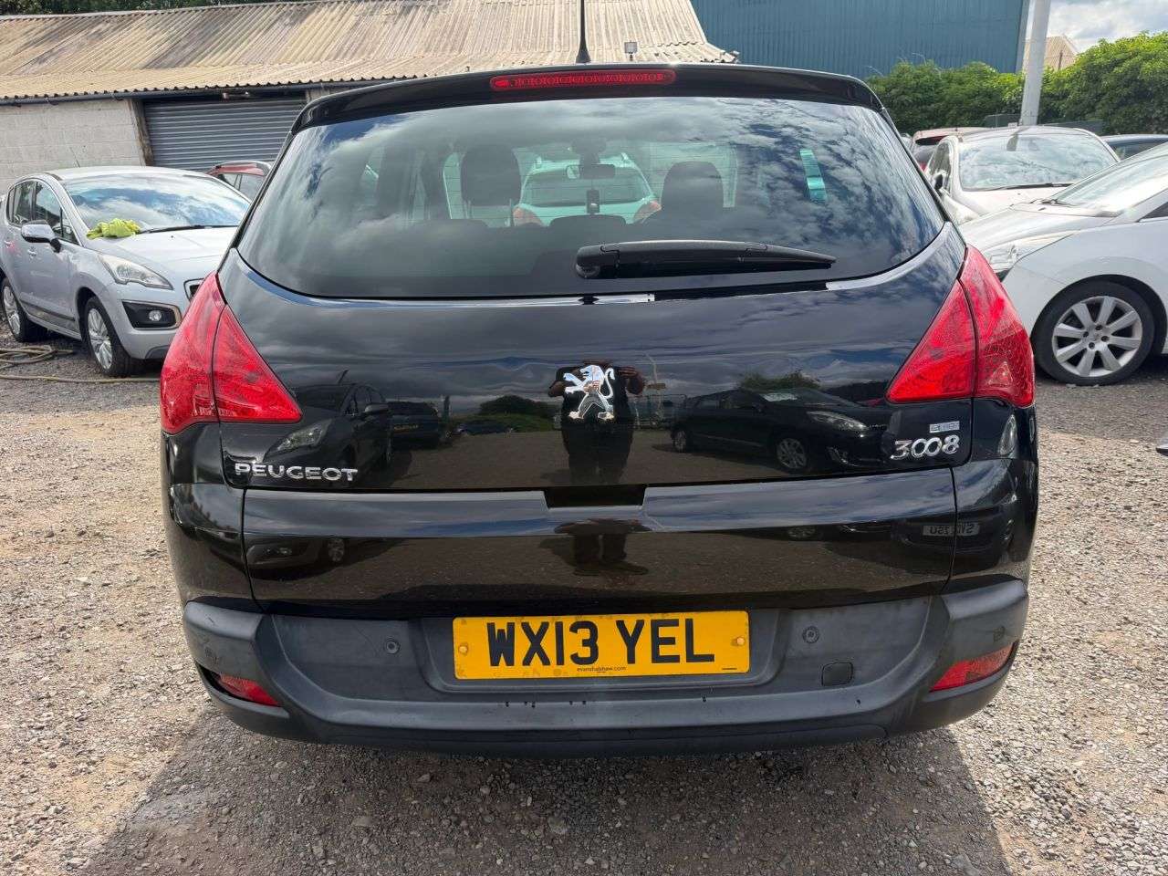 A 2013 PEUGEOT 3008 1.6 e-HDi Active SUV 5dr Diesel EGC Euro 5 (s/s) (115 ps) ** 3 Month Warran A 2013 PEUGEOT 3008 1.6 e-HDi Active SUV 5dr Diesel EGC Euro 5 (s/s) (115 ps) ** 3 Month Warran