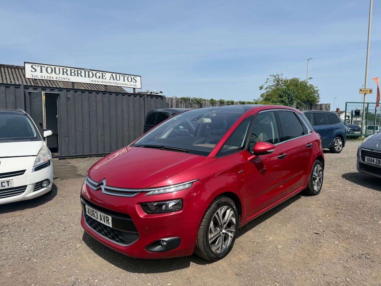 A 2013 CITROEN C4 PICASSO 1.6 e-HDi Airdream Exclusive+ MPV 5dr Diesel ETG6 Euro 5 (s/s) (115 ps) A 2013 CITROEN C4 PICASSO 1.6 e-HDi Airdream Exclusive+ MPV 5dr Diesel ETG6 Euro 5 (s/s) (115 ps)