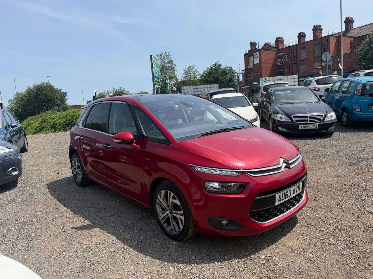 A 2013 CITROEN C4 PICASSO 1.6 e-HDi Airdream Exclusive+ MPV 5dr Diesel ETG6 Euro 5 (s/s) (115 ps) A 2013 CITROEN C4 PICASSO 1.6 e-HDi Airdream Exclusive+ MPV 5dr Diesel ETG6 Euro 5 (s/s) (115 ps)