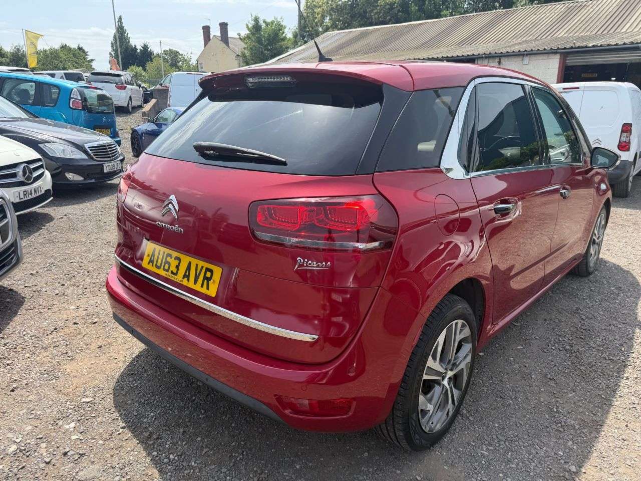 A 2013 CITROEN C4 PICASSO 1.6 e-HDi Airdream Exclusive+ MPV 5dr Diesel ETG6 Euro 5 (s/s) (115 ps) A 2013 CITROEN C4 PICASSO 1.6 e-HDi Airdream Exclusive+ MPV 5dr Diesel ETG6 Euro 5 (s/s) (115 ps)