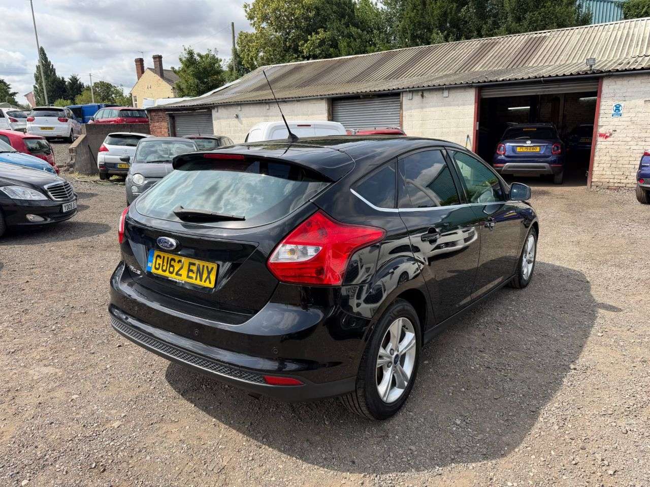 A 2012 FORD FOCUS 1.6 Zetec Hatchback 5dr Petrol Powershift Euro 5 (125 ps) ** 3 Month Warran A 2012 FORD FOCUS 1.6 Zetec Hatchback 5dr Petrol Powershift Euro 5 (125 ps) ** 3 Month Warran