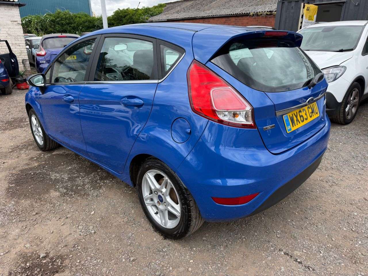 A 2013 FORD FIESTA 1.0 Zetec Hatchback 5dr Petrol Manual Euro 5 (s/s) (80 ps) ** 3 Month Warra A 2013 FORD FIESTA 1.0 Zetec Hatchback 5dr Petrol Manual Euro 5 (s/s) (80 ps) ** 3 Month Warra