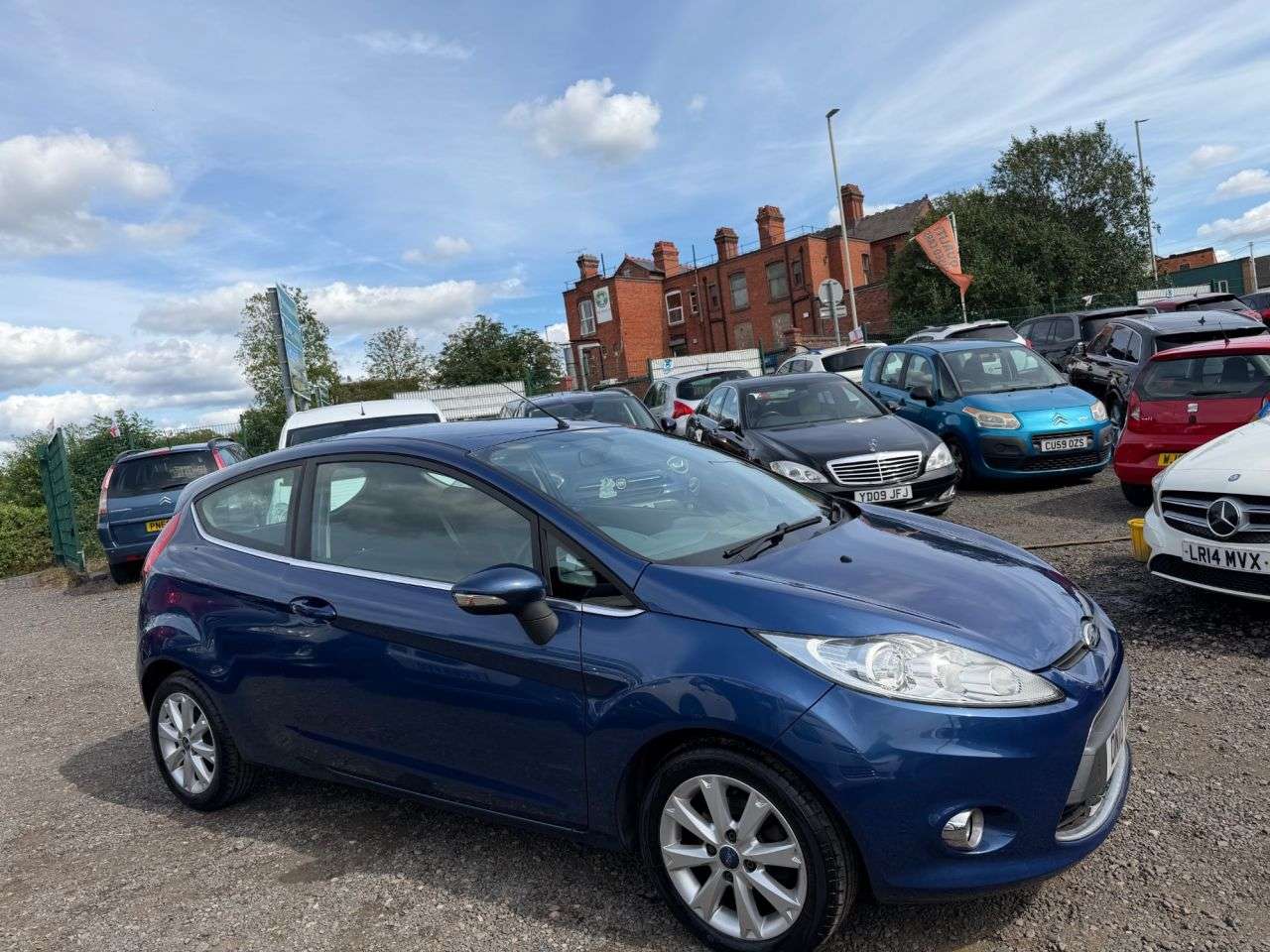 A 2010 FORD FIESTA 1.25 Zetec Hatchback 3dr Petrol Manual (129 g/km, 81 bhp) ** 1 Month Warran A 2010 FORD FIESTA 1.25 Zetec Hatchback 3dr Petrol Manual (129 g/km, 81 bhp) ** 1 Month Warran