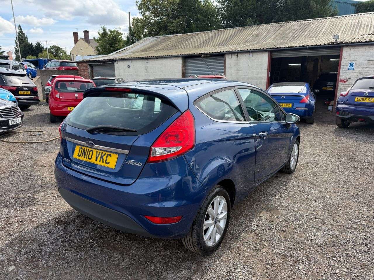 A 2010 FORD FIESTA 1.25 Zetec Hatchback 3dr Petrol Manual (129 g/km, 81 bhp) ** 1 Month Warran A 2010 FORD FIESTA 1.25 Zetec Hatchback 3dr Petrol Manual (129 g/km, 81 bhp) ** 1 Month Warran