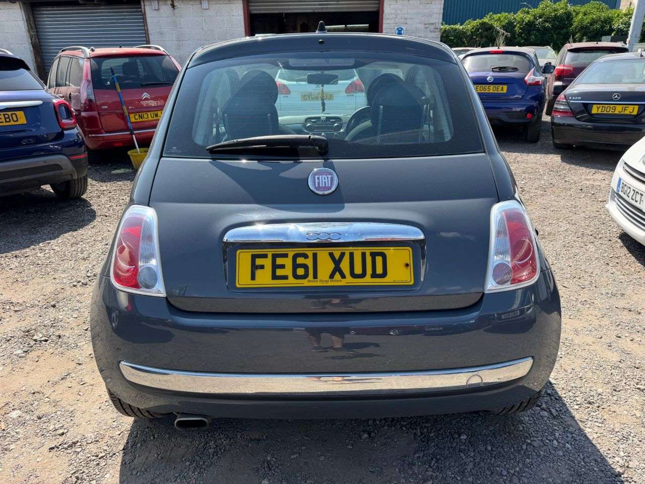2011 FIAT 500 2011 FIAT 500