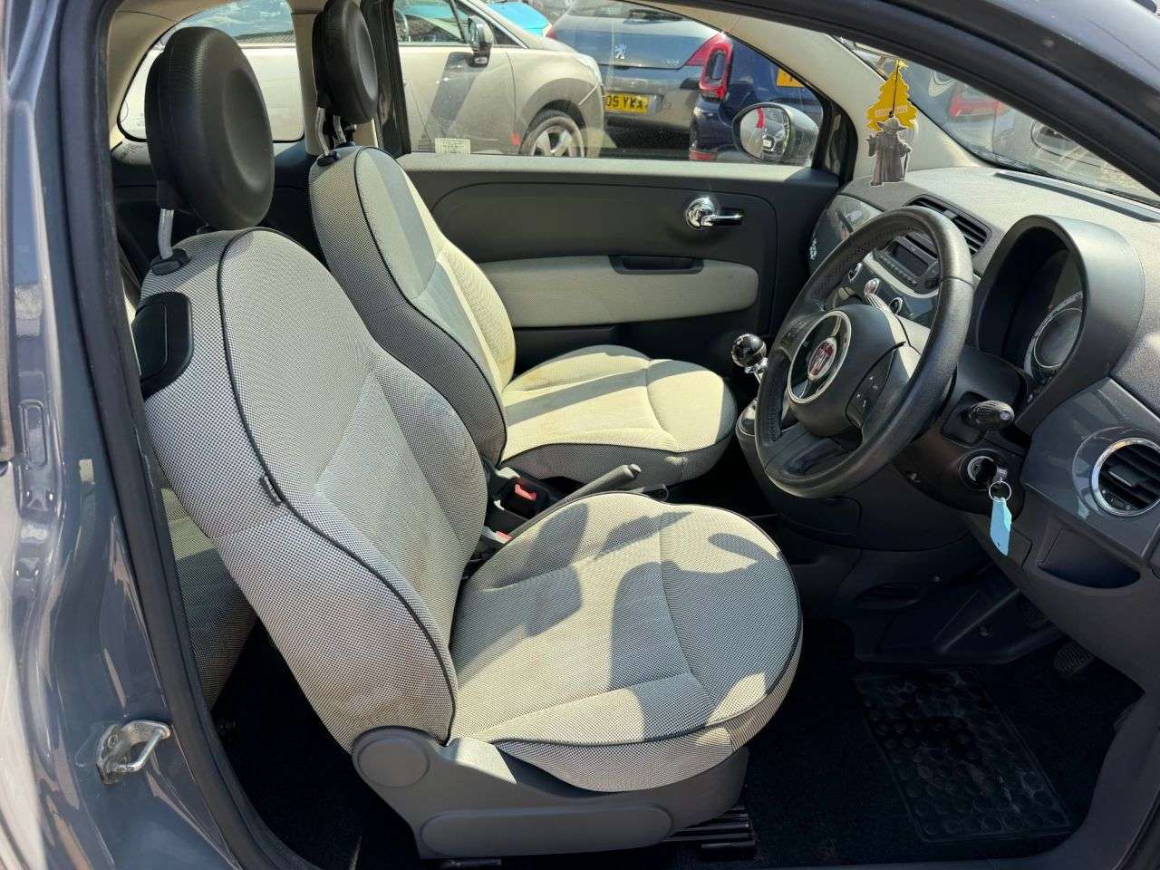 2011 FIAT 500 2011 FIAT 500