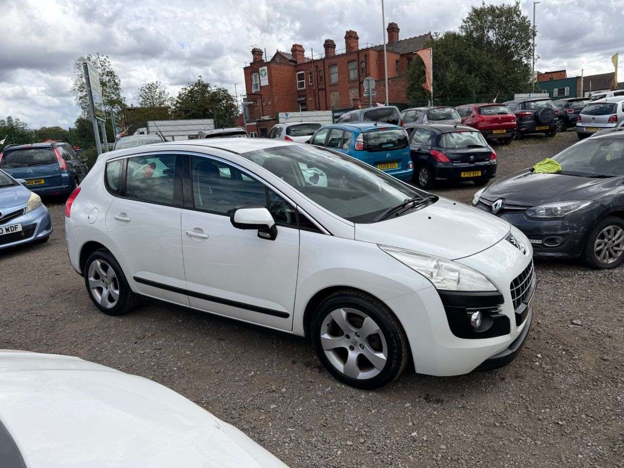 A 2010 PEUGEOT 3008 1.6 HDi Sport SUV 5dr Diesel EGC Euro 5 (112 ps) ** 3 Month Warranty ** A 2010 PEUGEOT 3008 1.6 HDi Sport SUV 5dr Diesel EGC Euro 5 (112 ps) ** 3 Month Warranty **