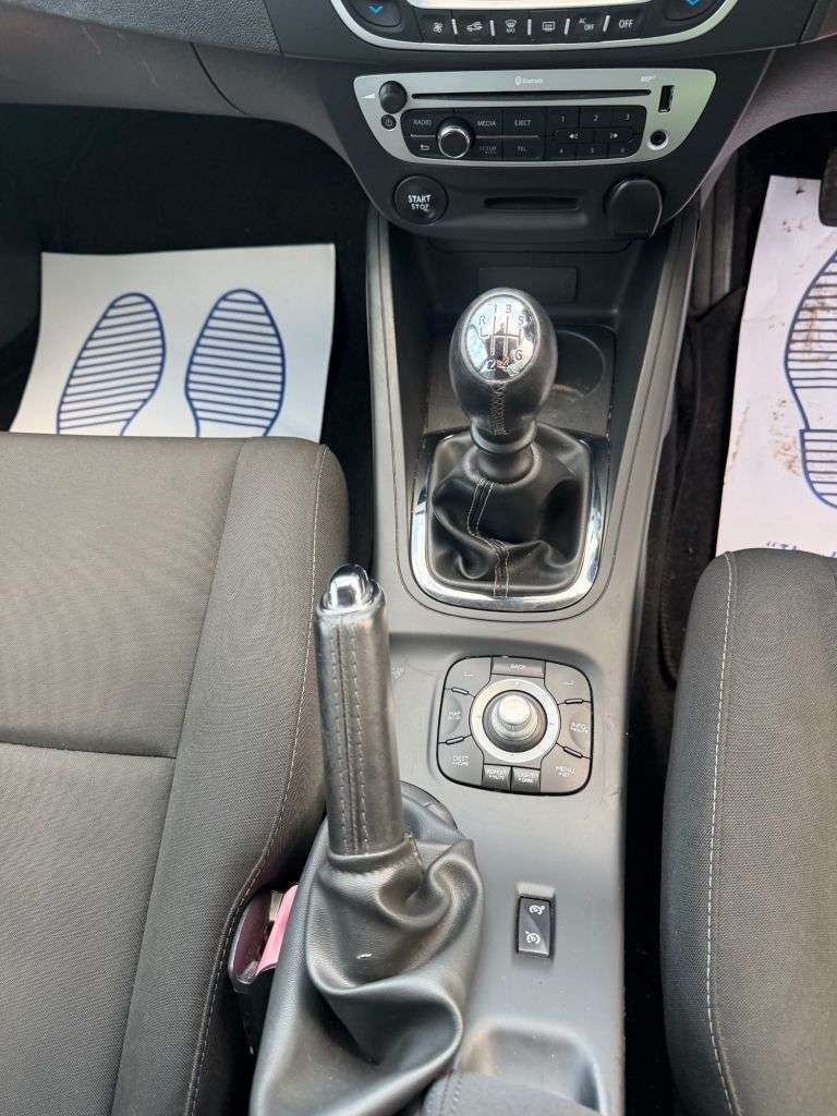 2014 RENAULT MEGANE 2014 RENAULT MEGANE
