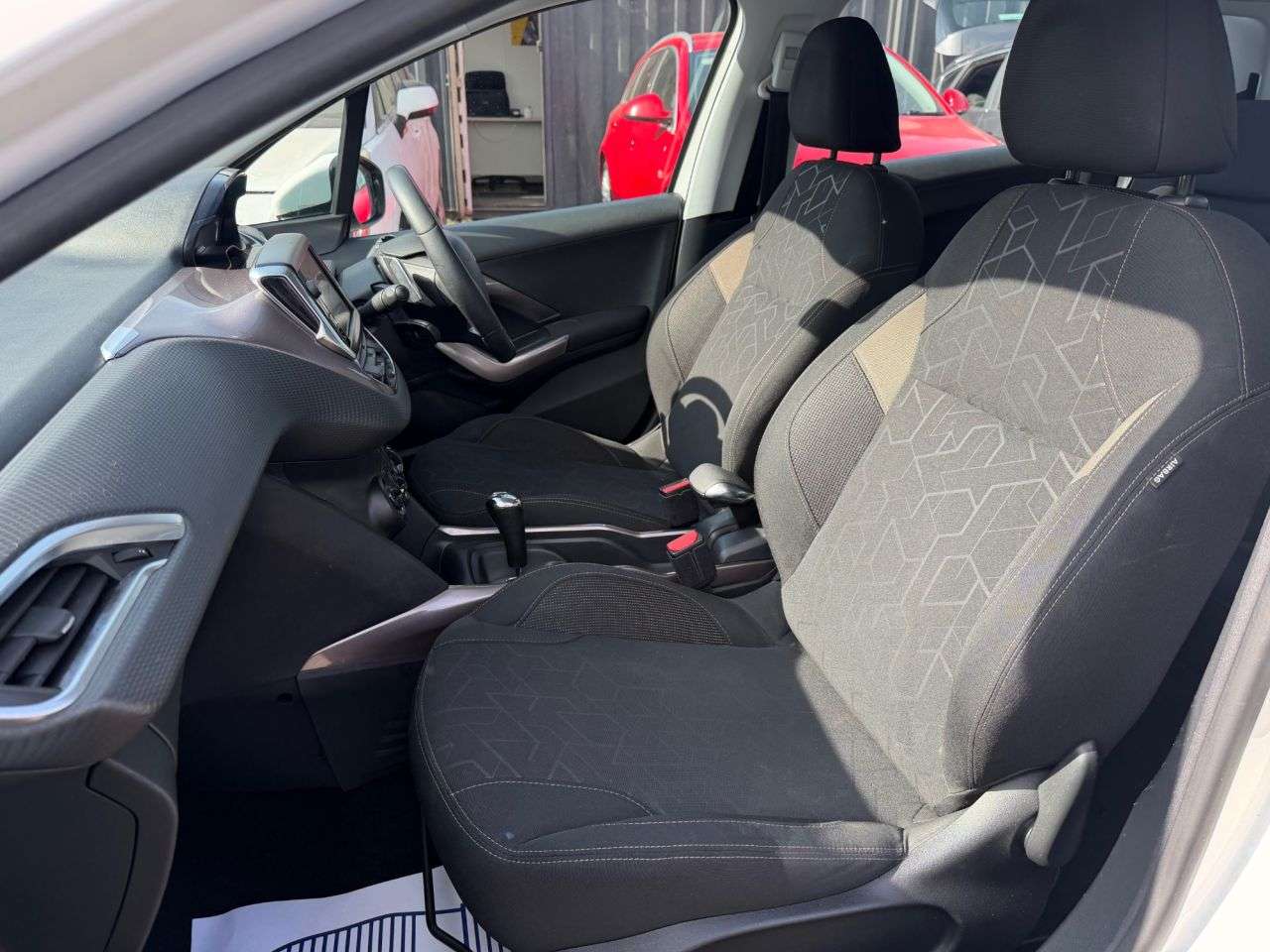 2014 PEUGEOT 2008 2014 PEUGEOT 2008