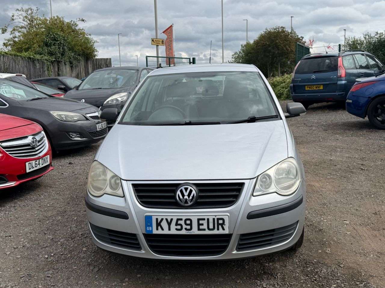 A 2009 VOLKSWAGEN POLO 1.2 E Hatchback 5dr Petrol Manual (138 g/km, 60 bhp) A 2009 VOLKSWAGEN POLO 1.2 E Hatchback 5dr Petrol Manual (138 g/km, 60 bhp)