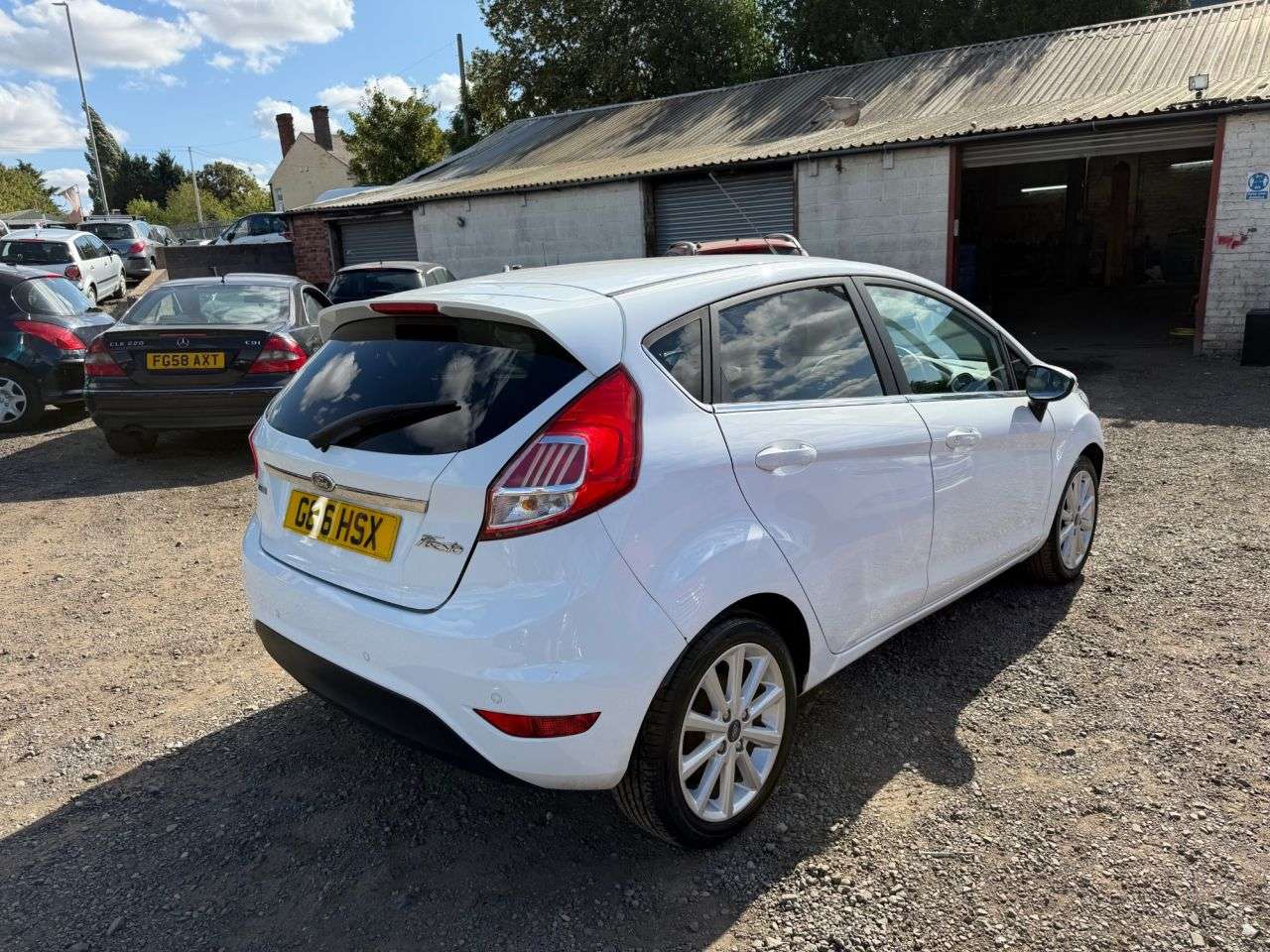 A 2016 FORD FIESTA 1.0T EcoBoost Titanium Hatchback 5dr Petrol Manual Euro 6 (s/s) (100 ps) A 2016 FORD FIESTA 1.0T EcoBoost Titanium Hatchback 5dr Petrol Manual Euro 6 (s/s) (100 ps)
