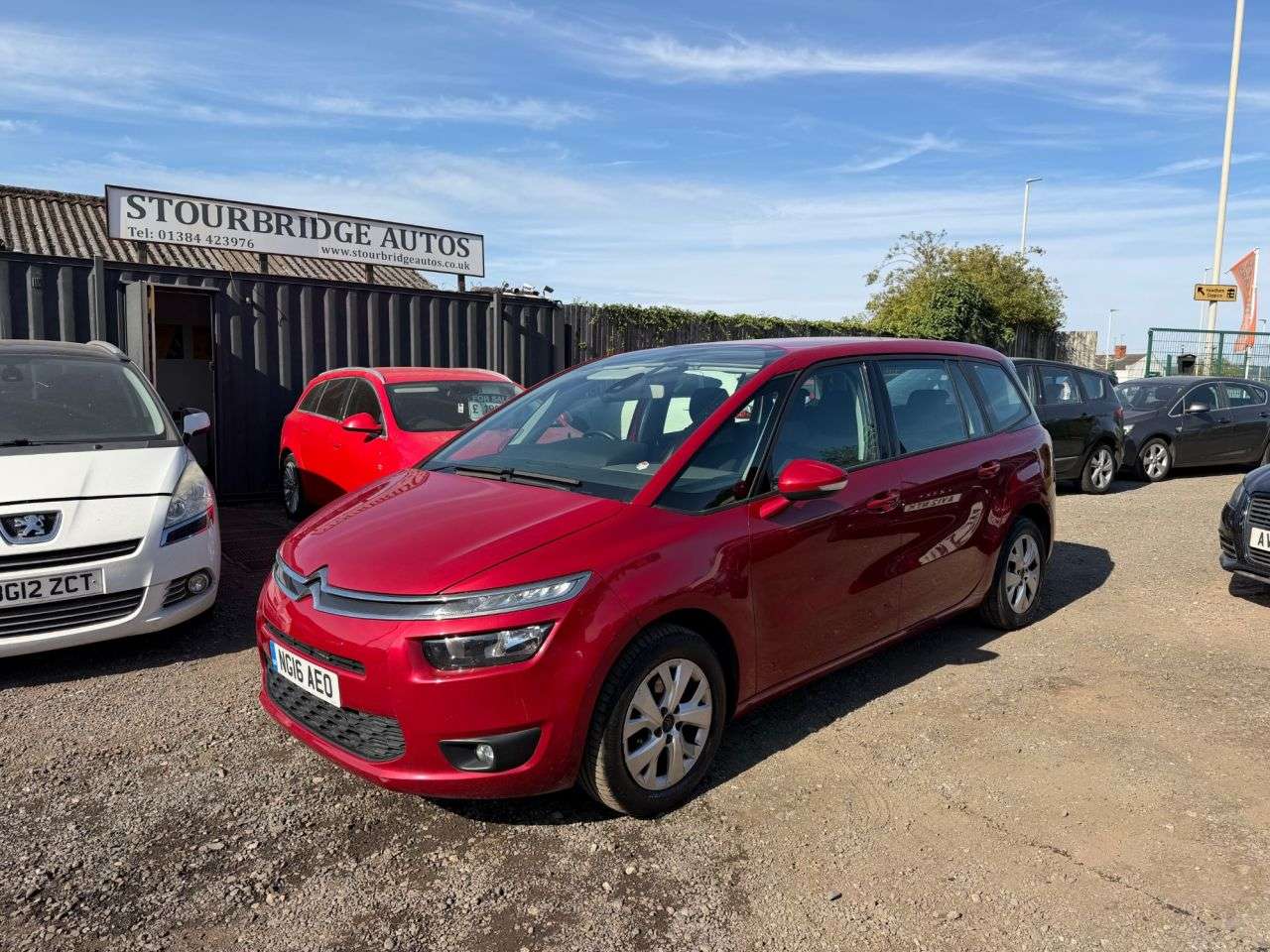 A 2016 CITROEN GRAND C4 PICASSO 1.6 BlueHDi VTR+ MPV 5dr Diesel EAT6 Euro 6 (s/s) (120 ps) A 2016 CITROEN GRAND C4 PICASSO 1.6 BlueHDi VTR+ MPV 5dr Diesel EAT6 Euro 6 (s/s) (120 ps)