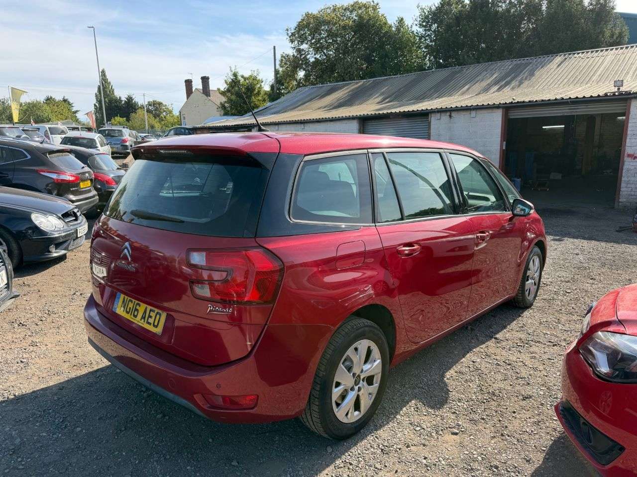 A 2016 CITROEN GRAND C4 PICASSO 1.6 BlueHDi VTR+ MPV 5dr Diesel EAT6 Euro 6 (s/s) (120 ps) A 2016 CITROEN GRAND C4 PICASSO 1.6 BlueHDi VTR+ MPV 5dr Diesel EAT6 Euro 6 (s/s) (120 ps)