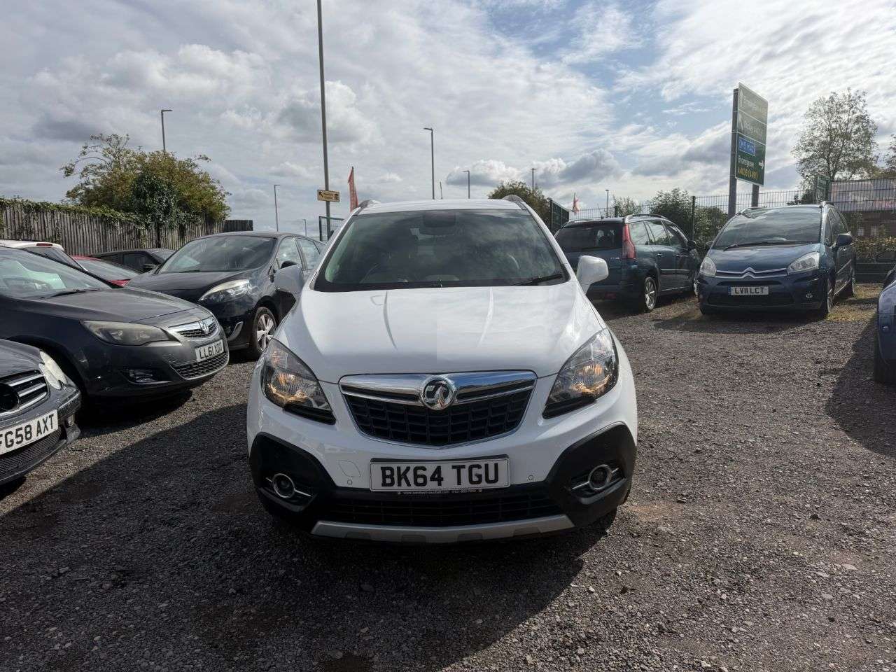 A 2014 VAUXHALL MOKKA 1.6 SE SUV 5dr Petrol Manual 2WD Euro 5 (s/s) (115 ps) A 2014 VAUXHALL MOKKA 1.6 SE SUV 5dr Petrol Manual 2WD Euro 5 (s/s) (115 ps)