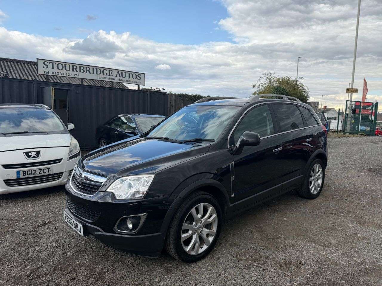 A 2015 VAUXHALL ANTARA 2.2 CDTi SE SUV 5dr Diesel Manual 4WD Euro 5 (s/s) (SNav) (163 ps) A 2015 VAUXHALL ANTARA 2.2 CDTi SE SUV 5dr Diesel Manual 4WD Euro 5 (s/s) (SNav) (163 ps)