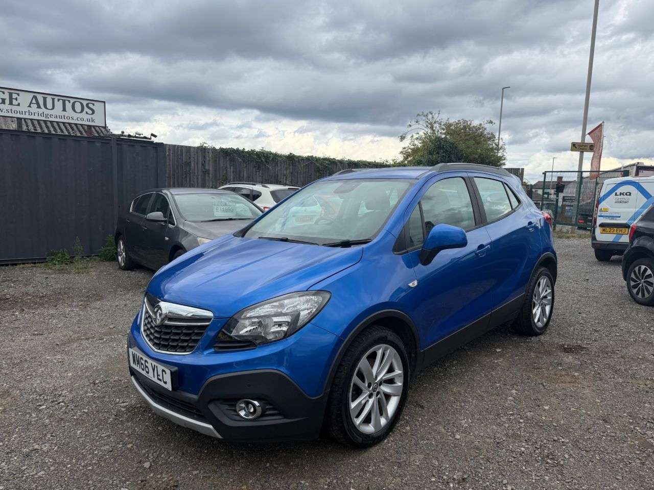 A 2017 VAUXHALL MOKKA 1.6i Tech Line SUV 5dr Petrol Manual 2WD Euro 6 (s/s) (115 ps) ** 3 Month W A 2017 VAUXHALL MOKKA 1.6i Tech Line SUV 5dr Petrol Manual 2WD Euro 6 (s/s) (115 ps) ** 3 Month W