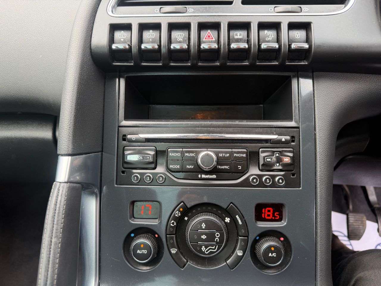 2014 PEUGEOT 3008 2014 PEUGEOT 3008