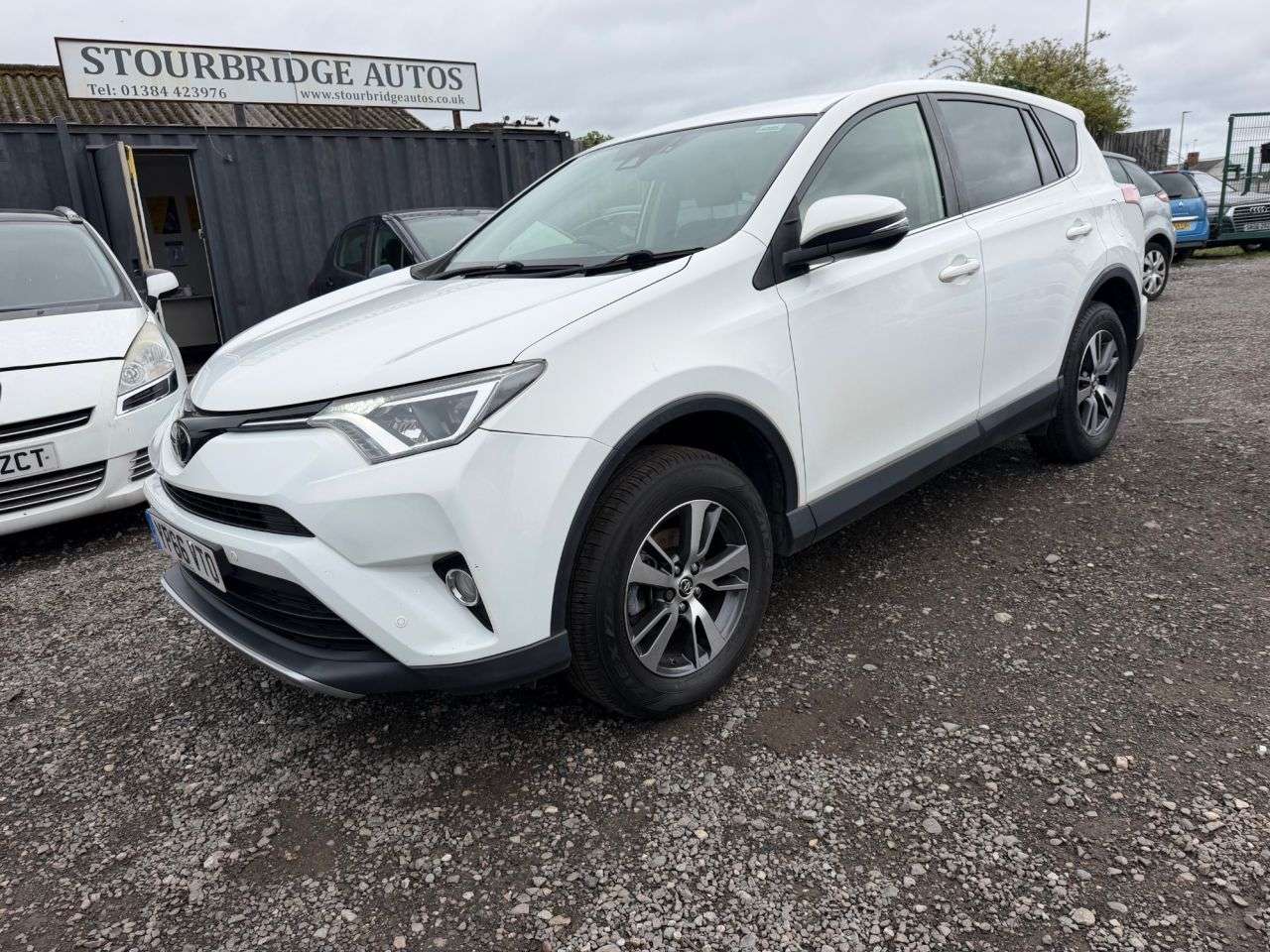 A 2016 TOYOTA RAV4 2.0 D-4D Business Edition SUV 5dr Diesel Manual Euro 6 (s/s) (Safety Sense, A 2016 TOYOTA RAV4 2.0 D-4D Business Edition SUV 5dr Diesel Manual Euro 6 (s/s) (Safety Sense,