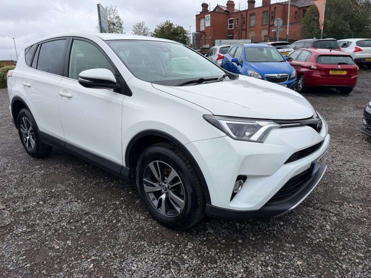 A 2016 TOYOTA RAV4 2.0 D-4D Business Edition SUV 5dr Diesel Manual Euro 6 (s/s) (Safety Sense, A 2016 TOYOTA RAV4 2.0 D-4D Business Edition SUV 5dr Diesel Manual Euro 6 (s/s) (Safety Sense,