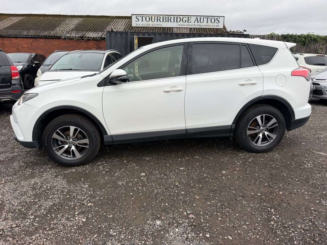 A 2016 TOYOTA RAV4 2.0 D-4D Business Edition SUV 5dr Diesel Manual Euro 6 (s/s) (Safety Sense, A 2016 TOYOTA RAV4 2.0 D-4D Business Edition SUV 5dr Diesel Manual Euro 6 (s/s) (Safety Sense,