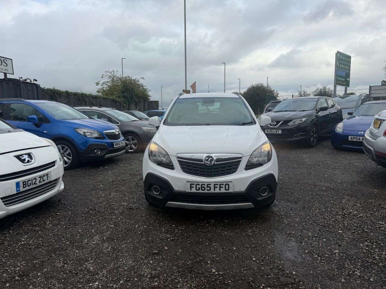 A 2015 VAUXHALL MOKKA 1.4i Turbo Exclusiv SUV 5dr Petrol Manual 2WD Euro 6 (s/s) (140 ps) A 2015 VAUXHALL MOKKA 1.4i Turbo Exclusiv SUV 5dr Petrol Manual 2WD Euro 6 (s/s) (140 ps)