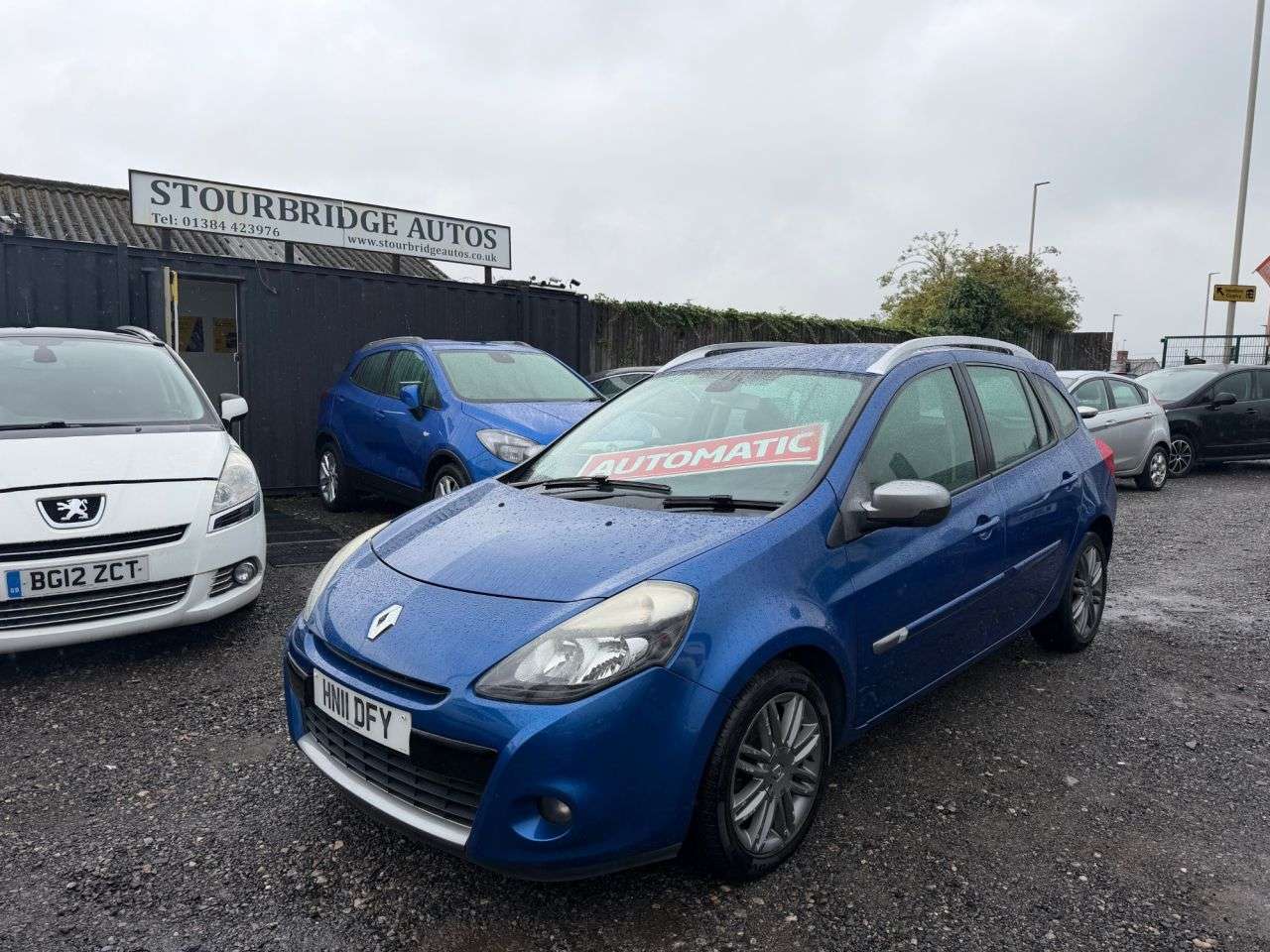 A 2011 RENAULT CLIO 1.6 VVT Dynamique TomTom Sport Tourer 5dr Petrol Auto Euro 5 (111 ps) A 2011 RENAULT CLIO 1.6 VVT Dynamique TomTom Sport Tourer 5dr Petrol Auto Euro 5 (111 ps)