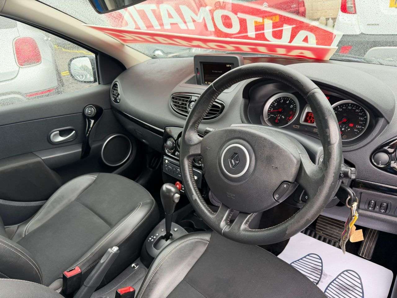 2011 RENAULT CLIO 2011 RENAULT CLIO