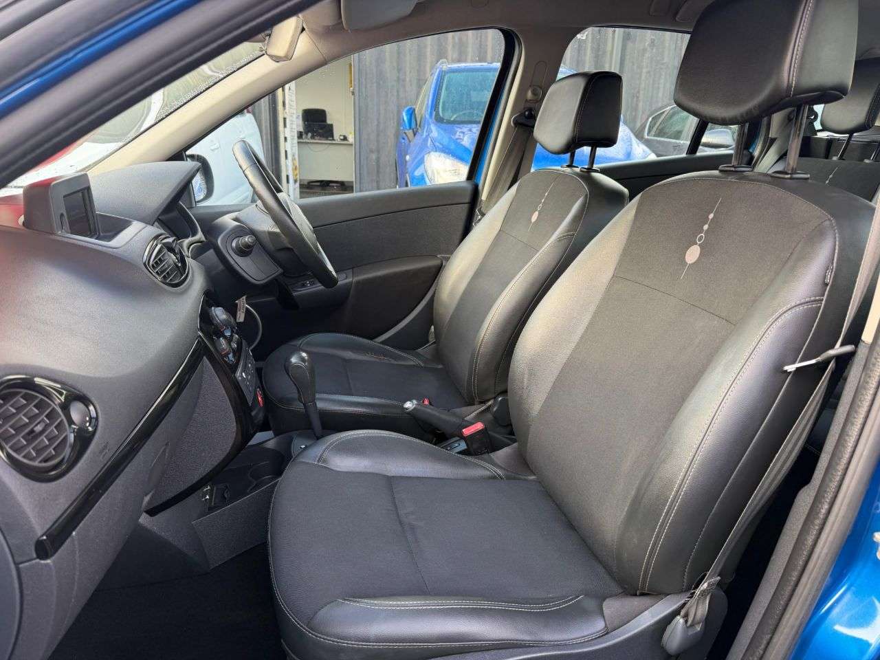 2011 RENAULT CLIO 2011 RENAULT CLIO