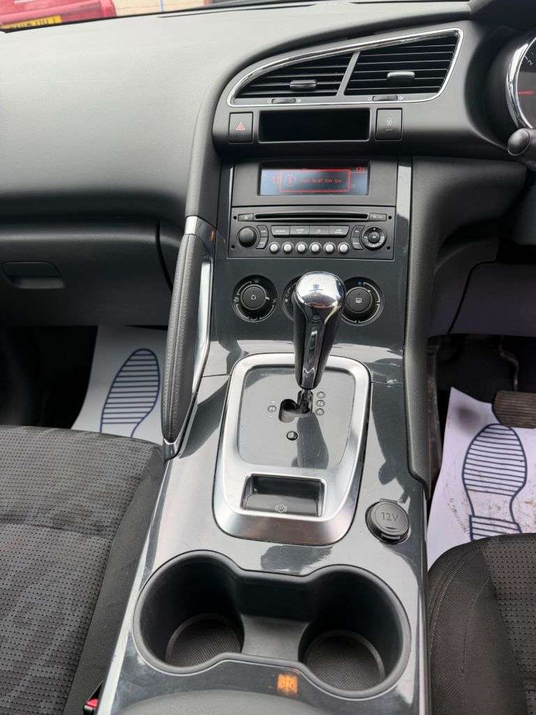 2011 PEUGEOT 3008 2011 PEUGEOT 3008