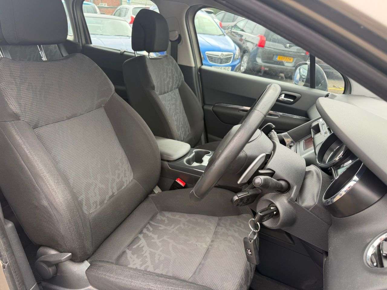 2011 PEUGEOT 3008 2011 PEUGEOT 3008