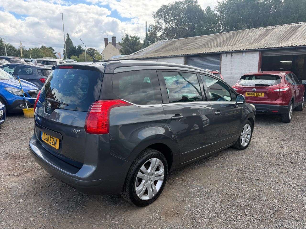 A 2011 PEUGEOT 5008 2.0 HDi Exclusive MPV 5dr Diesel Auto Euro 5 (163 ps) ** 3 Month Warranty * A 2011 PEUGEOT 5008 2.0 HDi Exclusive MPV 5dr Diesel Auto Euro 5 (163 ps) ** 3 Month Warranty *