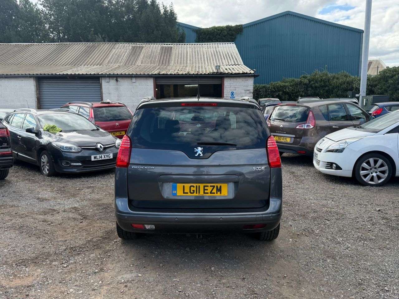 2011 PEUGEOT 5008 2011 PEUGEOT 5008