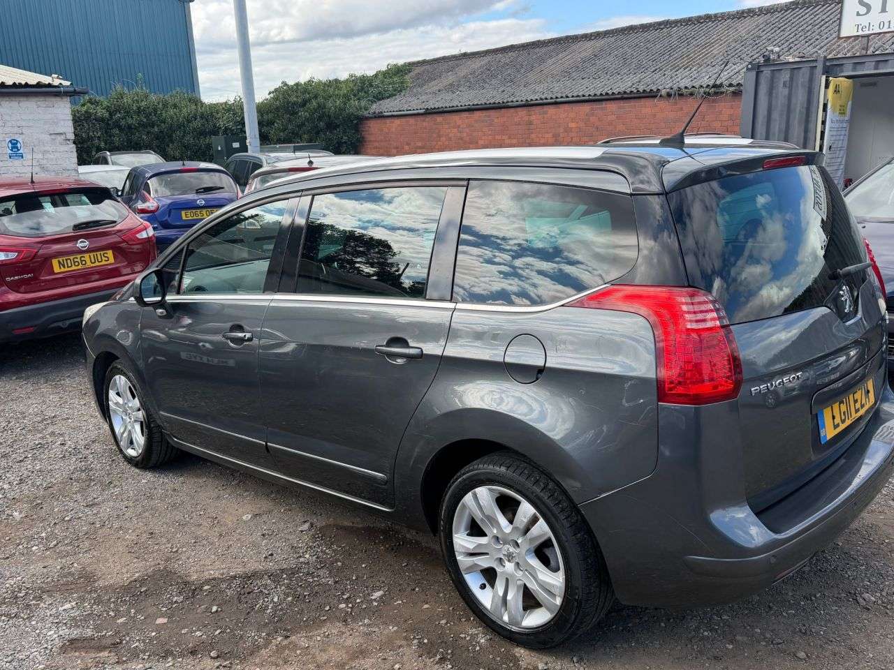 2011 PEUGEOT 5008 2011 PEUGEOT 5008