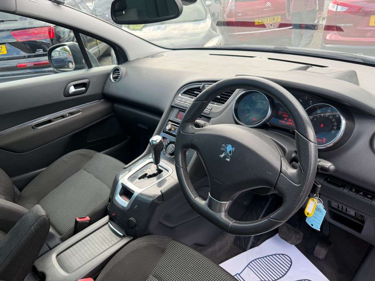 2011 PEUGEOT 5008 2011 PEUGEOT 5008
