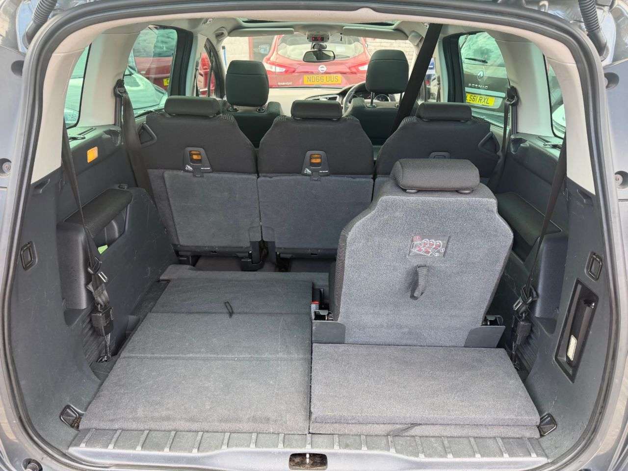 2011 PEUGEOT 5008 2011 PEUGEOT 5008