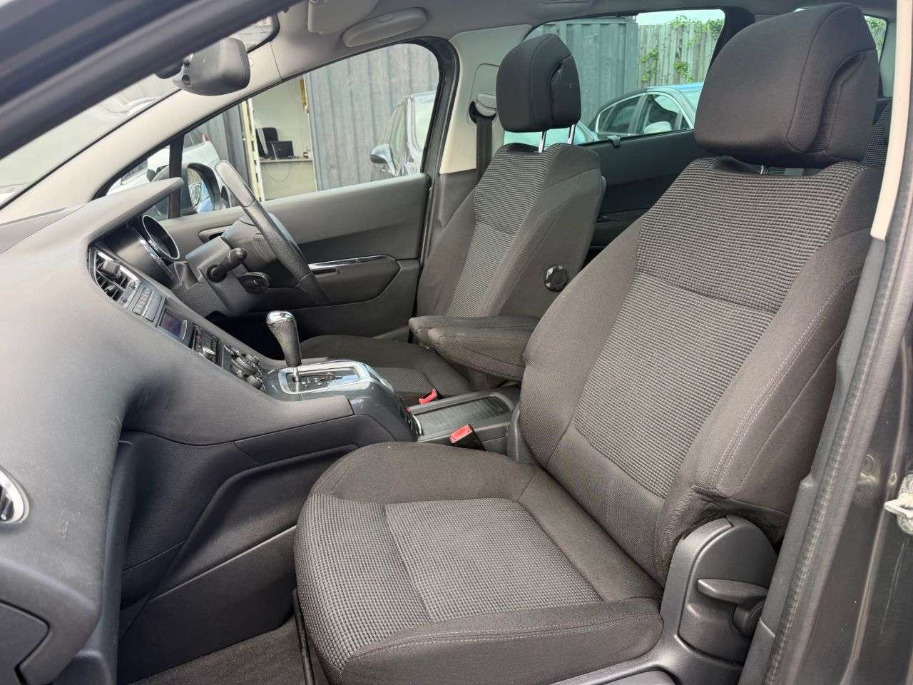 2011 PEUGEOT 5008 2011 PEUGEOT 5008