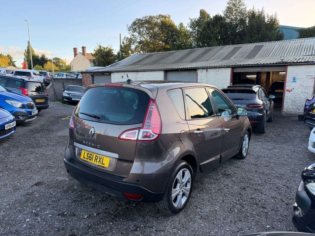 A 2011 RENAULT SCENIC 1.5 dCi Dynamique TomTom MPV 5dr Diesel Manual Euro 5 (110 ps) A 2011 RENAULT SCENIC 1.5 dCi Dynamique TomTom MPV 5dr Diesel Manual Euro 5 (110 ps)