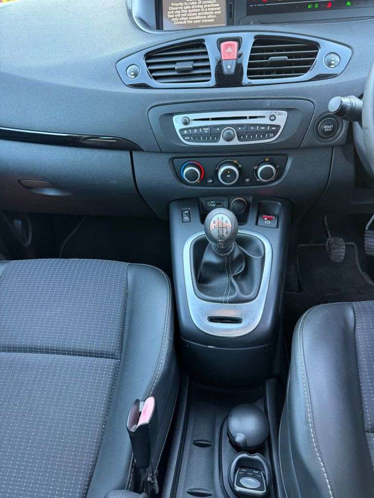 2011 RENAULT SCENIC 2011 RENAULT SCENIC