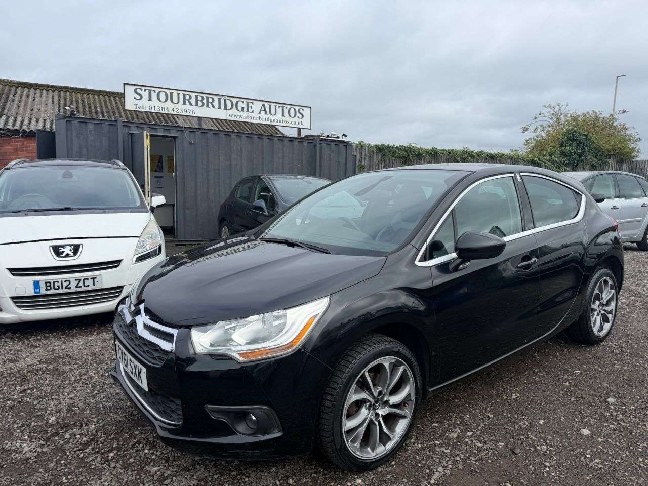 A 2011 CITROEN DS4 1.6 HDi DStyle Hatchback 5dr Diesel Manual Euro 5 (110 ps) A 2011 CITROEN DS4 1.6 HDi DStyle Hatchback 5dr Diesel Manual Euro 5 (110 ps)