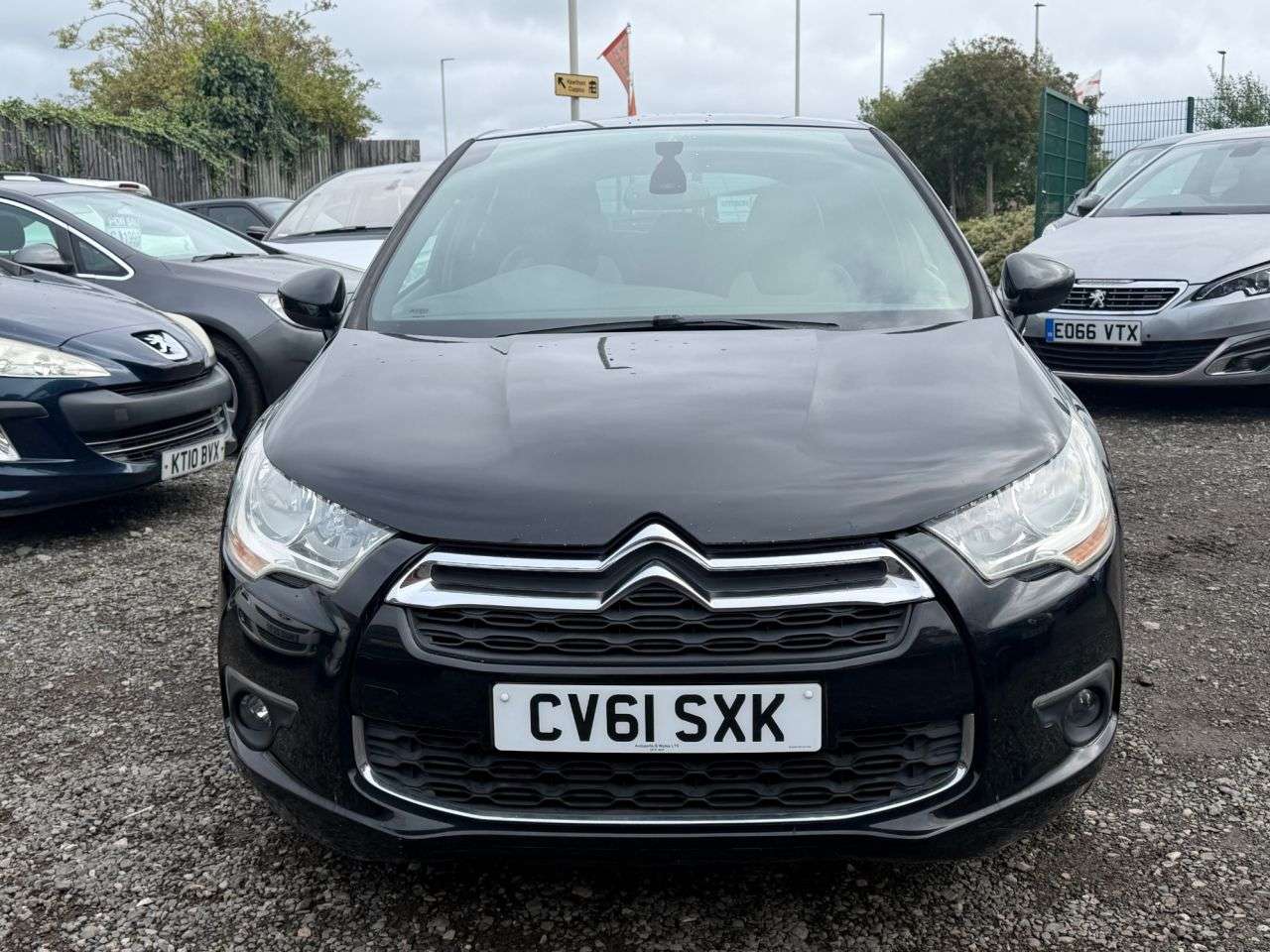A 2011 CITROEN DS4 1.6 HDi DStyle Hatchback 5dr Diesel Manual Euro 5 (110 ps) A 2011 CITROEN DS4 1.6 HDi DStyle Hatchback 5dr Diesel Manual Euro 5 (110 ps)