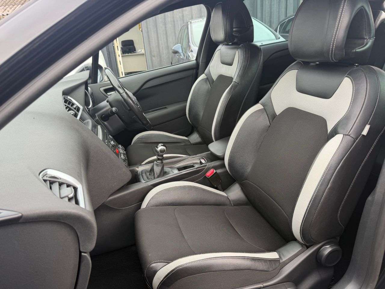 2011 CITROEN DS4 2011 CITROEN DS4