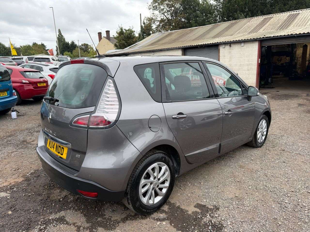 A 2014 RENAULT SCENIC 1.5 dCi Dynamique TomTom MPV 5dr Diesel EDC Euro 5 (110 ps) A 2014 RENAULT SCENIC 1.5 dCi Dynamique TomTom MPV 5dr Diesel EDC Euro 5 (110 ps)