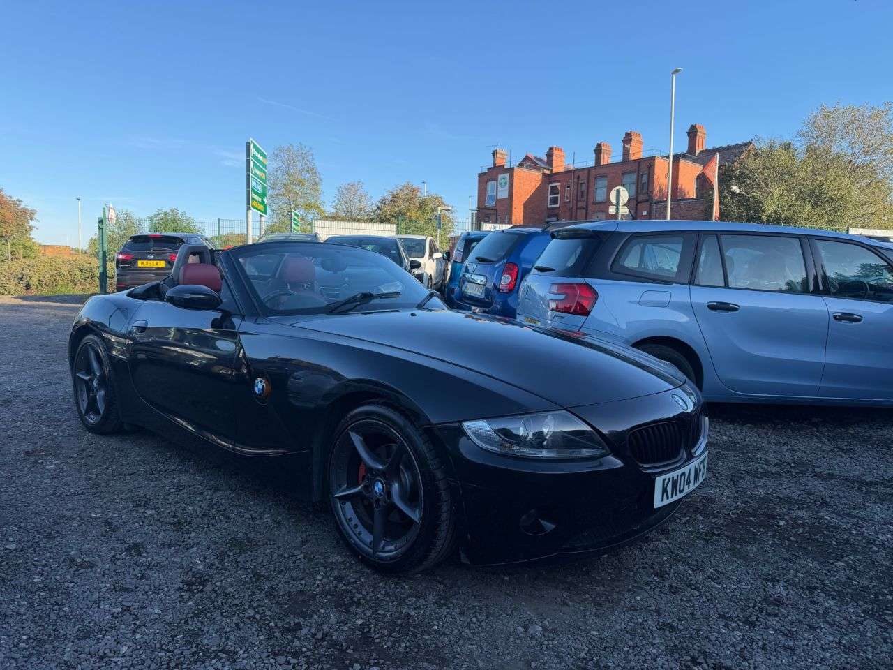 A 2004 BMW Z4 2.5i SE Convertible 2dr Petrol Manual Euro 3 (192 bhp) A 2004 BMW Z4 2.5i SE Convertible 2dr Petrol Manual Euro 3 (192 bhp)